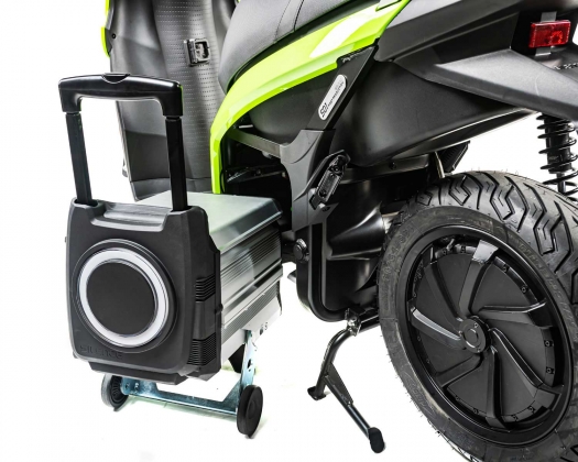 How-to-change-the-battery-from-the-Silence-S01-electric-scooter-525x420